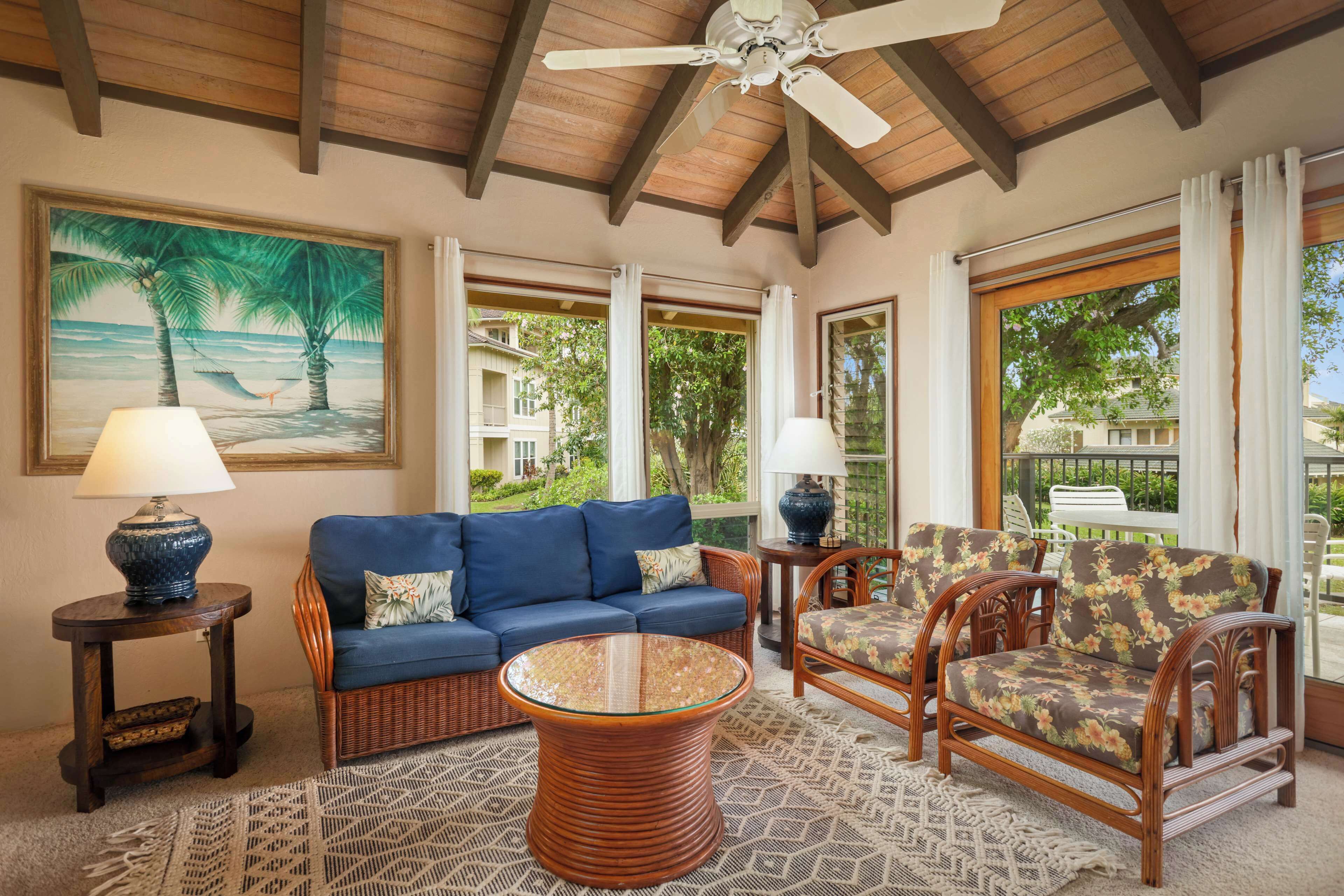 液晶テレビ、DVD プレーヤー