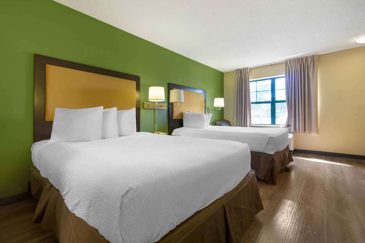 Studio, 2 Double Beds, Non Smoking | Desk, iron/ironing board, free WiFi, bed sheets