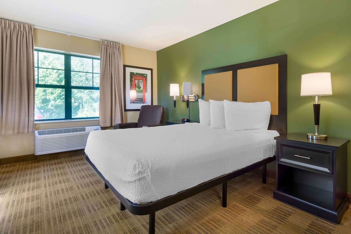 Desk, iron/ironing board, free WiFi, bed sheets