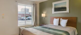 Birch Hill Suites Sulphur 套房飯店  