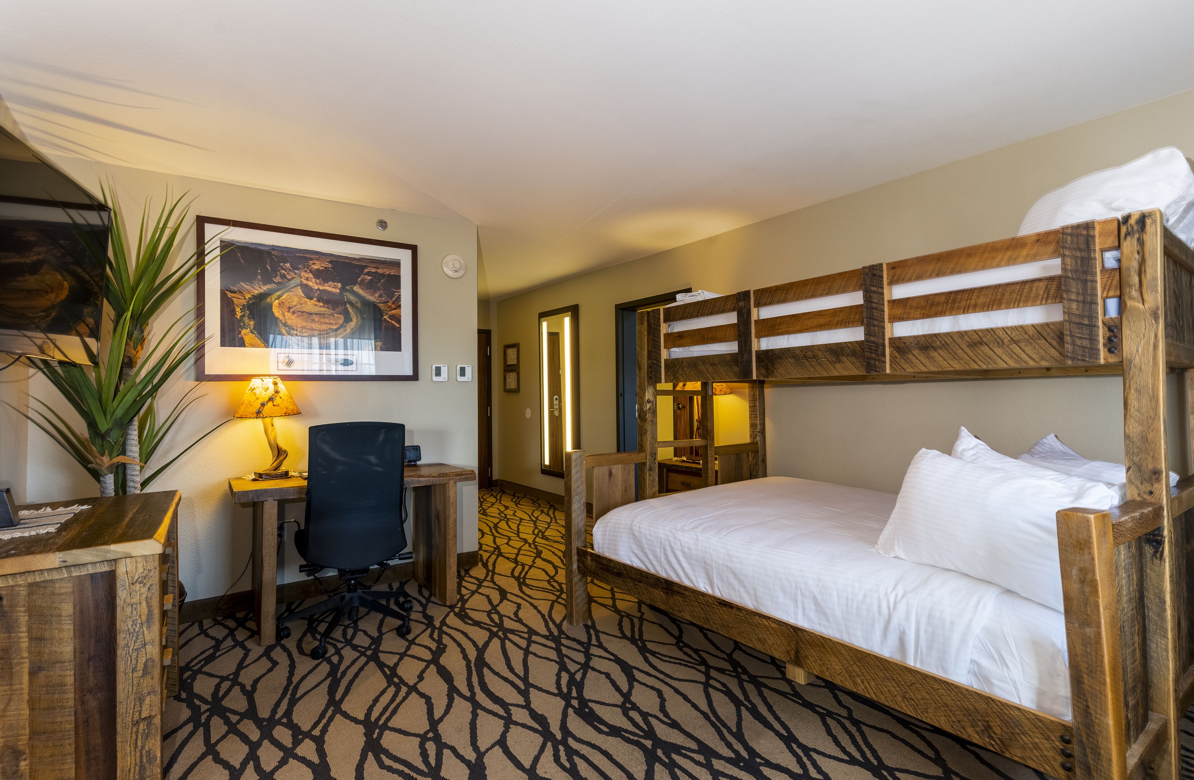 grand suite, multiple beds | premium bedding, pillow-top beds, in-room safe, desk