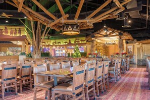 Breakfast and dinner served - The Grand Hotel at the Grand Canyon (Grand Canyon)