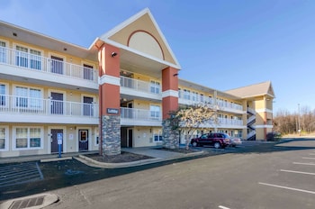 Extended Stay America Select Suites Roanoke Airport