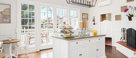 Petit déjeuner continental compris tous les jours