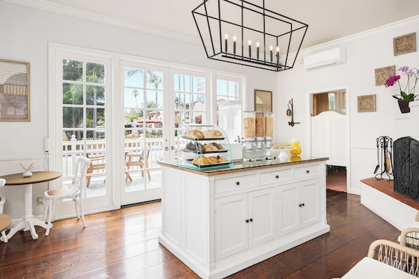 Termasuk sarapan Eropah setiap hari