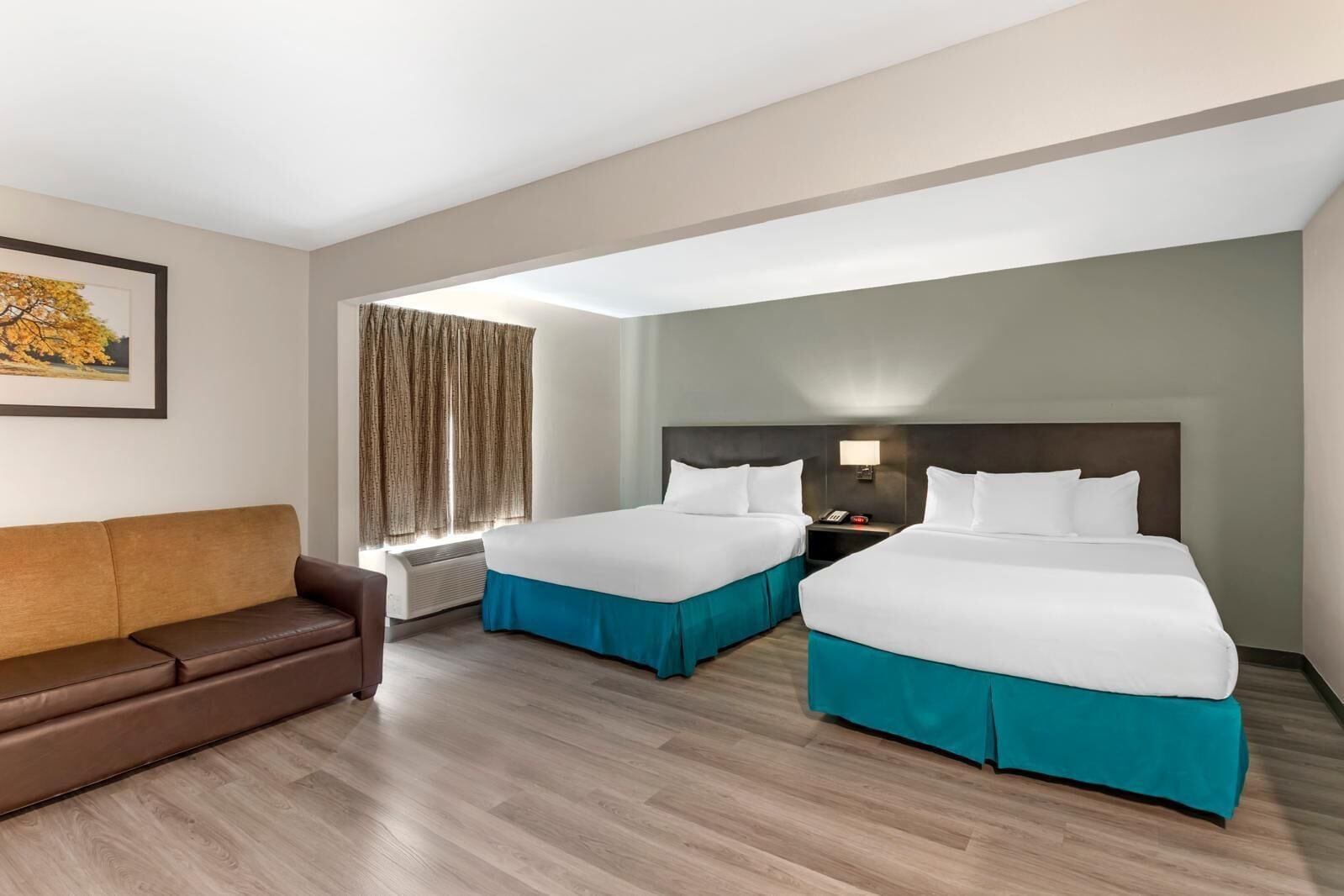 스위트, 퀸사이즈침대 2개, 금연 (Efficiency) | 책상, 암막 커튼, 다리미/다리미판, 무료 WiFi