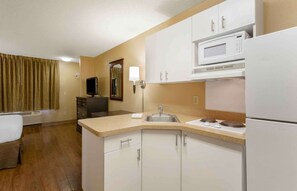Studio, 1 Queen Bed, Non Smoking | Private kitchen | Full-sized fridge, microwave, stovetop - Extended Stay America Select Suites - Salt Lake City - Sandy (Sandy)