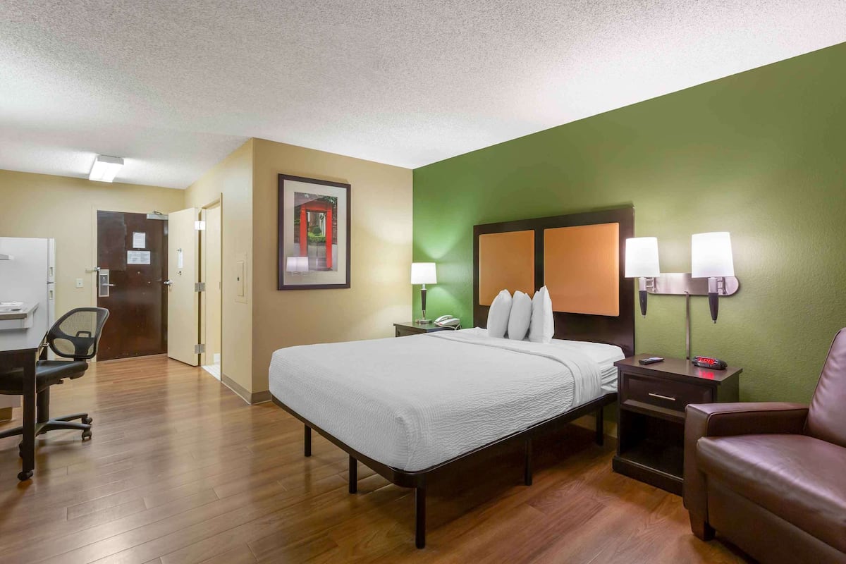 Studio, 1 Queen Bed, Accessible, Non Smoking