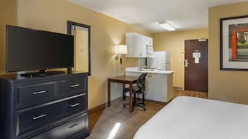 Studio, 1 queensize bed, niet-roken | Een bureau, verduisterende gordijnen, een strijkplank/strijkijzer