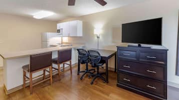 Desk, iron/ironing board, free WiFi, bed sheets