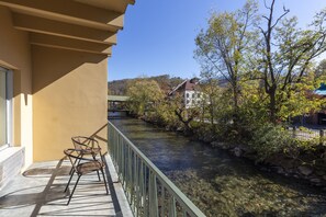 客房, 2 張加大雙人床, 河景 | 陽台景觀