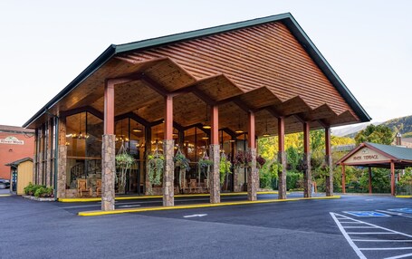 River Terrace Resort Convention Center - Image 39