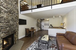 Signature Loft, 1 King Bed with Sofa bed, River View | Living area | Flat-screen TV - River Terrace Resort & Convention Center (Gatlinburg)
