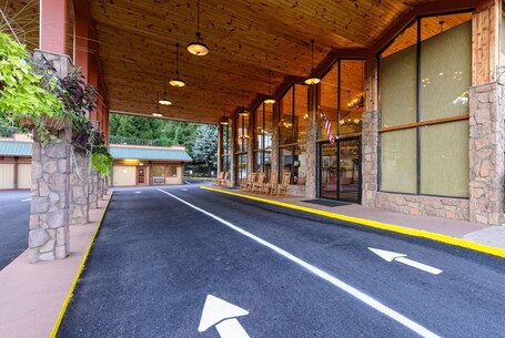 River Terrace Resort Convention Center - Image 27