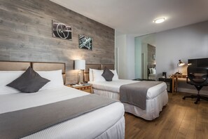 Double Room | 1 bedroom, down duvets, desk, blackout curtains