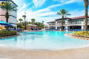 2 outdoor pools, a heated pool, pool cabanas (surcharge), pool umbrellas - FantasyWorld Resort (Kissimmee)