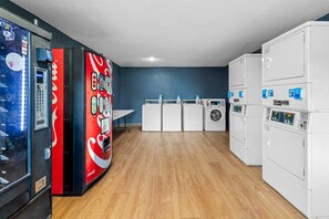 Laundry - Birch Hill Suites Kansas City – Independence (Independence)