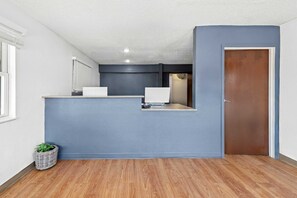 Reception - Birch Hill Suites Kansas City – Independence (Independence)