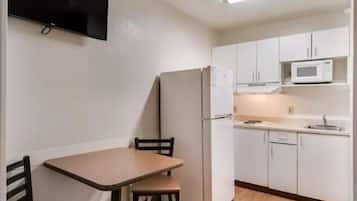 Fridge, microwave, stovetop