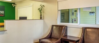 HomeTowne Studios By Red Roof Eugene - Springfield