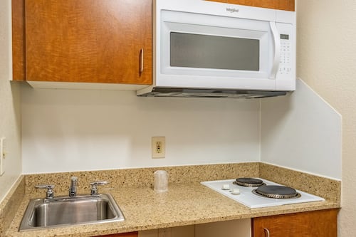 Fridge, microwave, stovetop