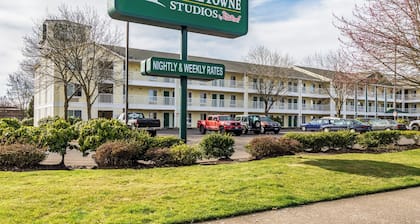 HomeTowne Studios By Red Roof Eugene - Springfield