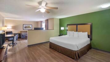 Skrivebord, strygejern/strygebræt, gratis Wi-Fi, sengetøj