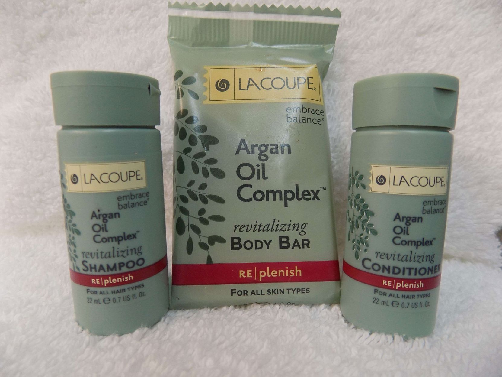 Bathroom amenities | Combined shower/tub, free toiletries, hair dryer, towels