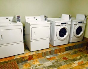 Laundry room - Quality Inn Creekside - Downtown Gatlinburg (Gatlinburg)