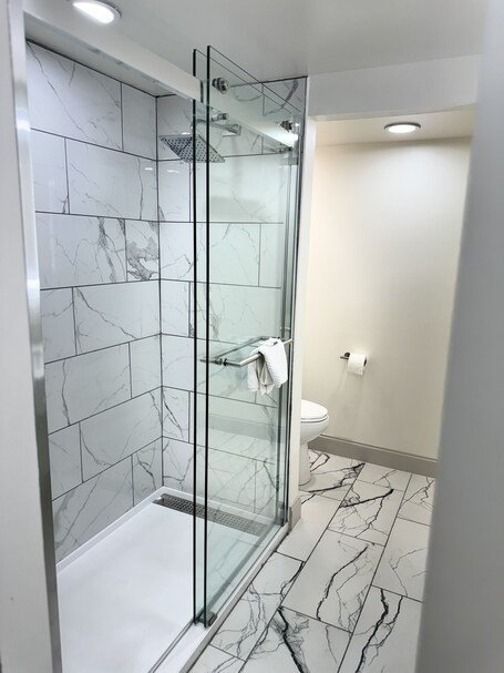 Quality Inn Creekside Downtown Gatlinburg - Image 76