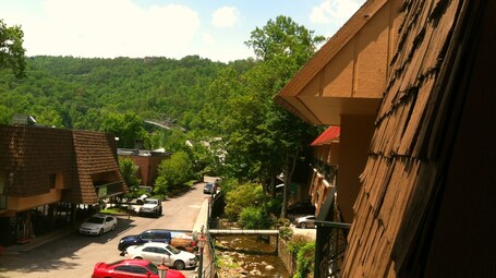 Quality Inn Creekside Downtown Gatlinburg - Image 27