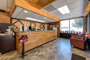 Lobby - Quality Inn Creekside - Downtown Gatlinburg (Gatlinburg)