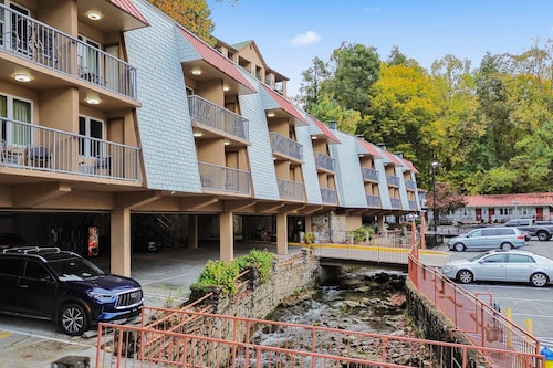 Quality Inn Creekside - Downtown Gatlinburg