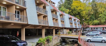 Quality Inn Creekside - Downtown Gatlinburg