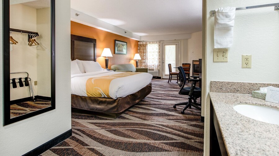 Quality Inn Creekside - Downtown Gatlinburg