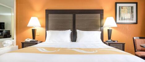 Chambre, 1 très grand lit, non-fumeur, bain à remous