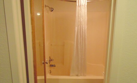 Quality Inn Creekside Downtown Gatlinburg - Image 80