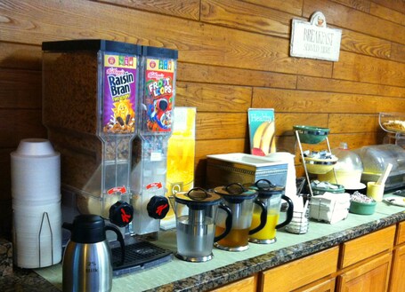 Quality Inn Creekside Downtown Gatlinburg - Image 47