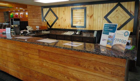 Quality Inn Creekside Downtown Gatlinburg - Image 37