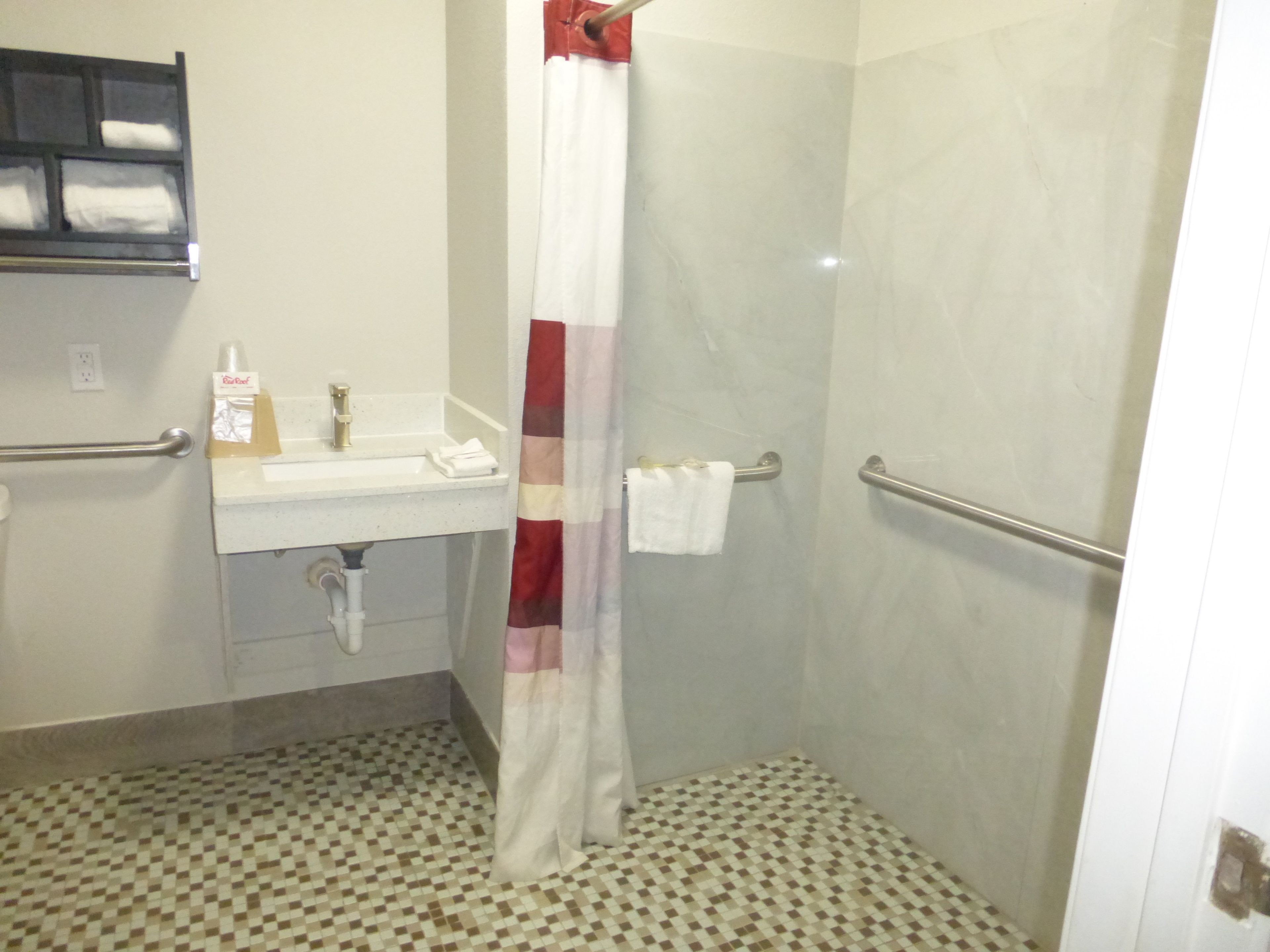 Superior Room, 1 King Bed, Accessible, Non Smoking | Vichy shower