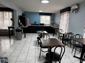 Petit déjeuner à emporter compris tous les jours