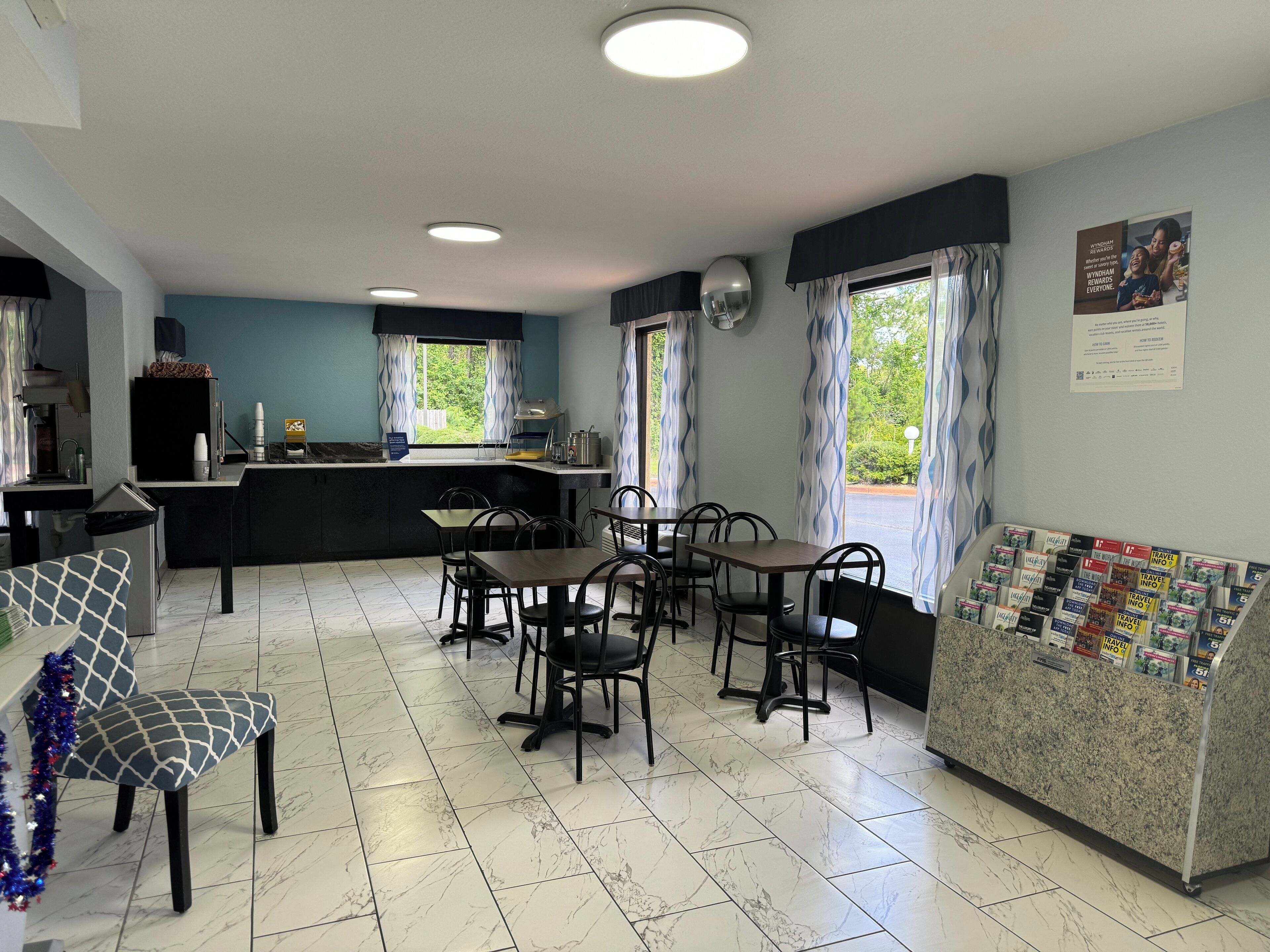 Desayuno para llevar gratuito y diario