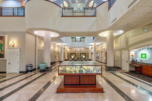 Wyndham Garden Hotel Baronne Plaza