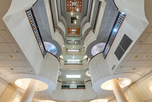 Lobby - Wyndham Garden Hotel Baronne Plaza (New Orleans)