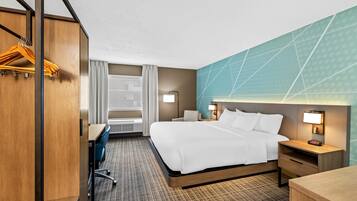 Standard Room, 1 King Bed, Non Smoking | Desk, iron/ironing board, free cots/infant beds, free WiFi