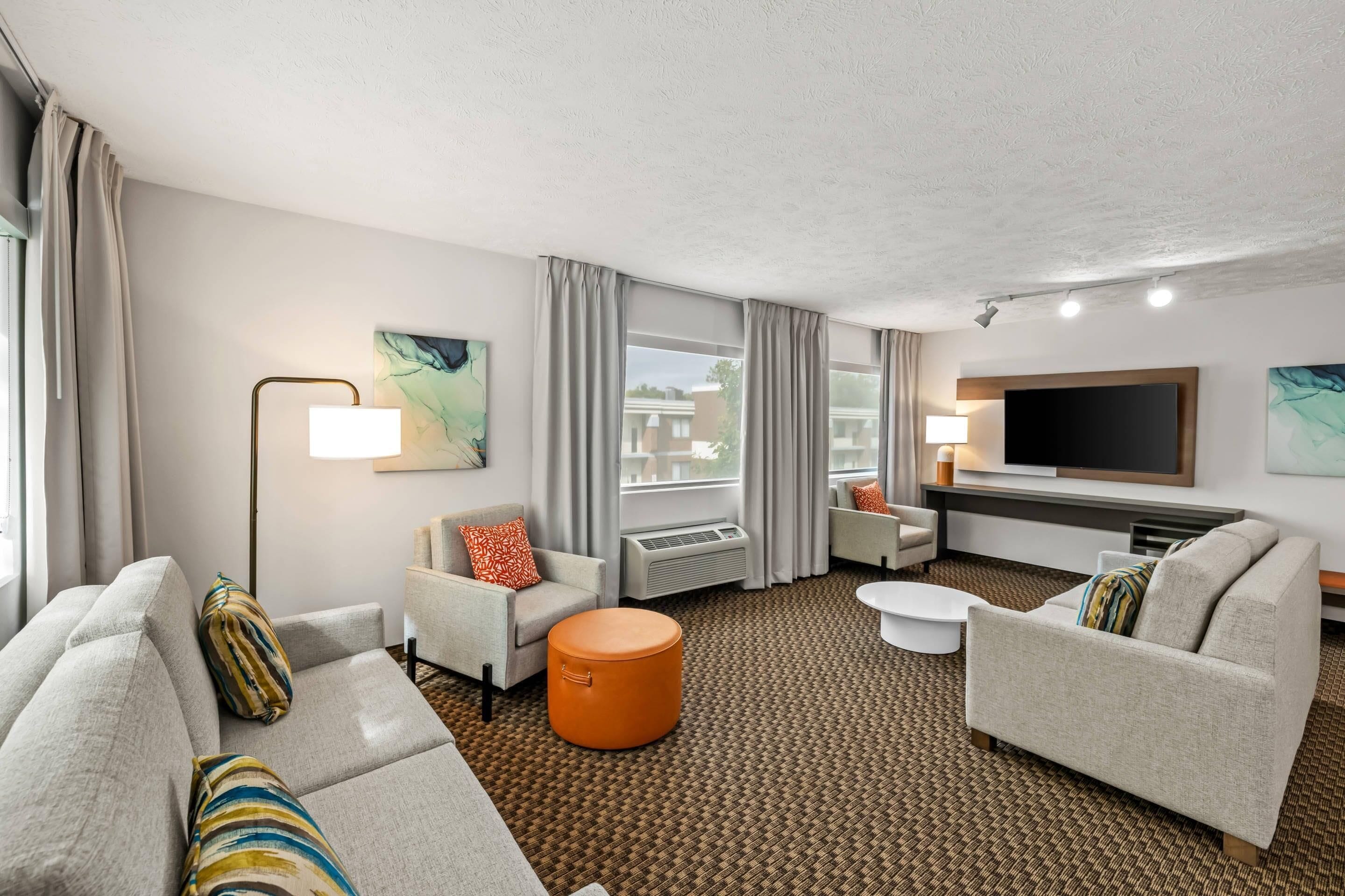 Escritorio, tabla de planchar con plancha y cunas gratuitas 