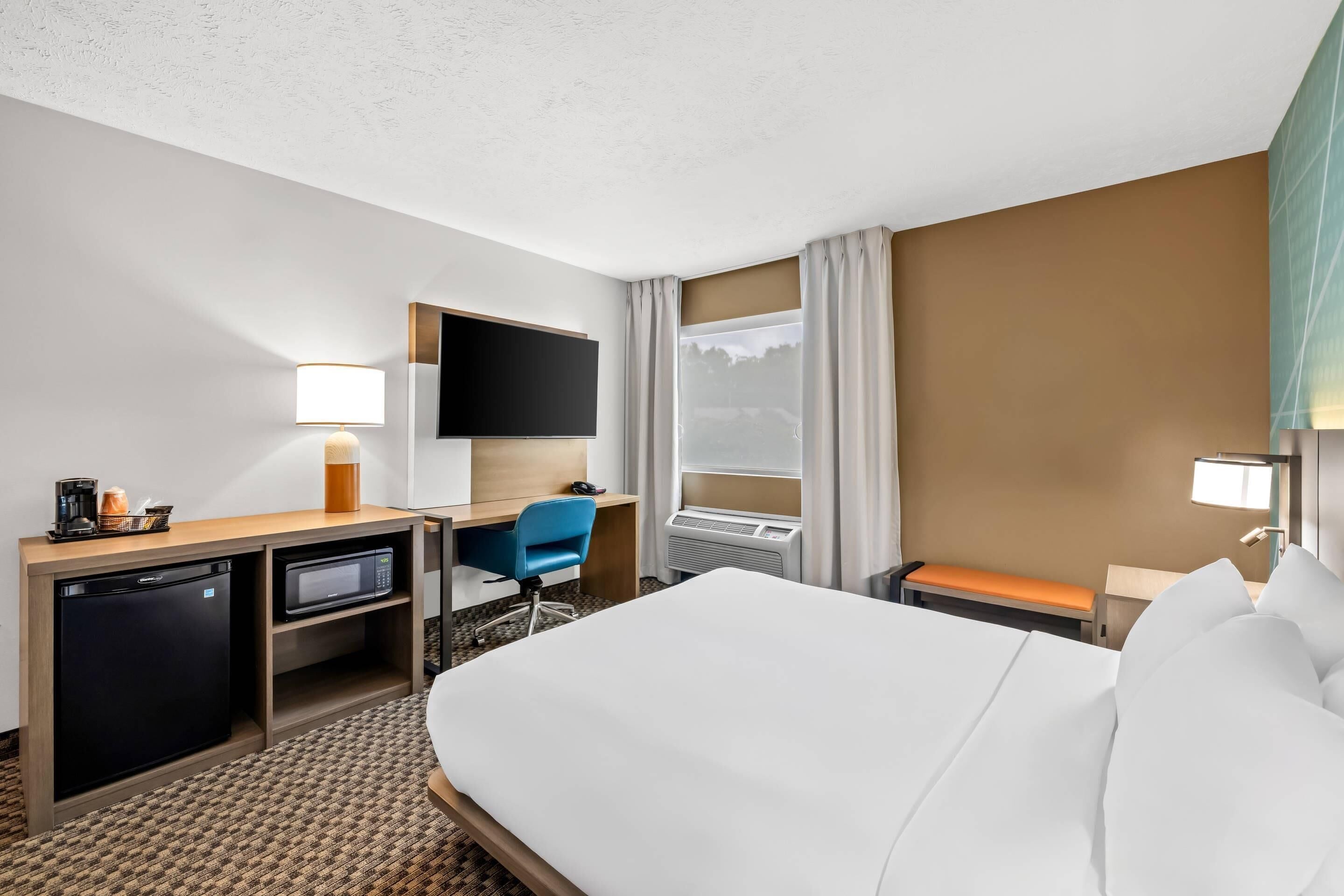 مكتب ومكواة/لوح كي وأسرّة أطفال/رضّع (مجانًا) وواي فاي مجانًا