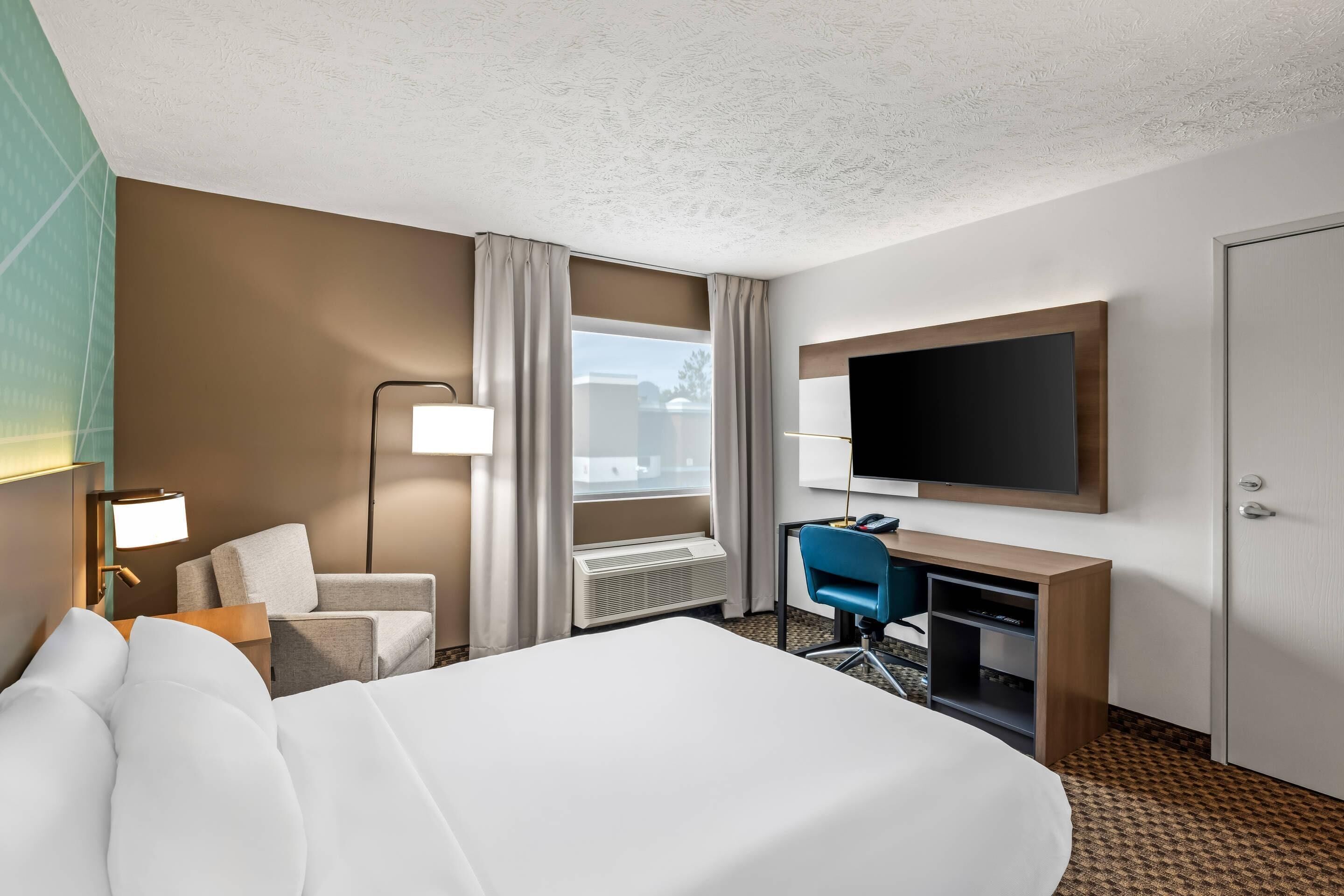 Habitación, 1 cama Queen size, con acceso para personas discapacitadas, para no fumadores | Escritorio, tabla de planchar con plancha y cunas gratuitas 