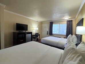 Quarto standard, 2 camas de casal, para não fumantes | Roupas de cama premium, cofres nos quartos, escrivaninha