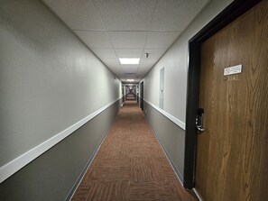 Hallway - Prairie Inn (Vermillion)